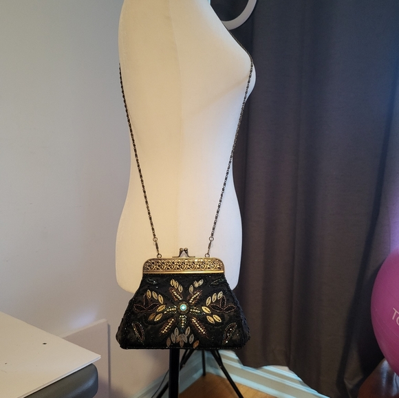 VINTAGE small embroidered crossbody  bag - Picture 4 of 8